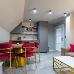 Golden Peak 木屋 *