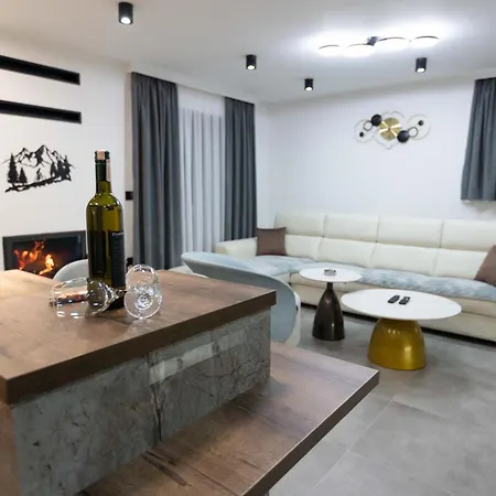 木屋 Golden Peak *