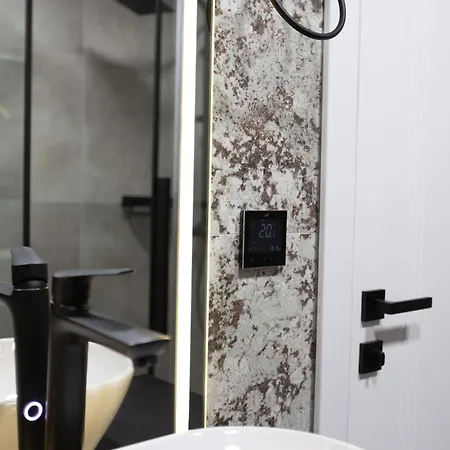 木屋 Golden Peak *